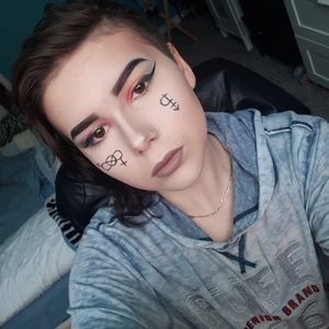 Meet your Posher, Danaé